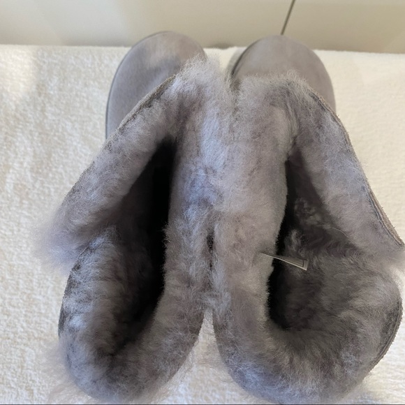 Ugg special edition Tehuano Bailey Button, Sz 7. - Picture 5 of 8